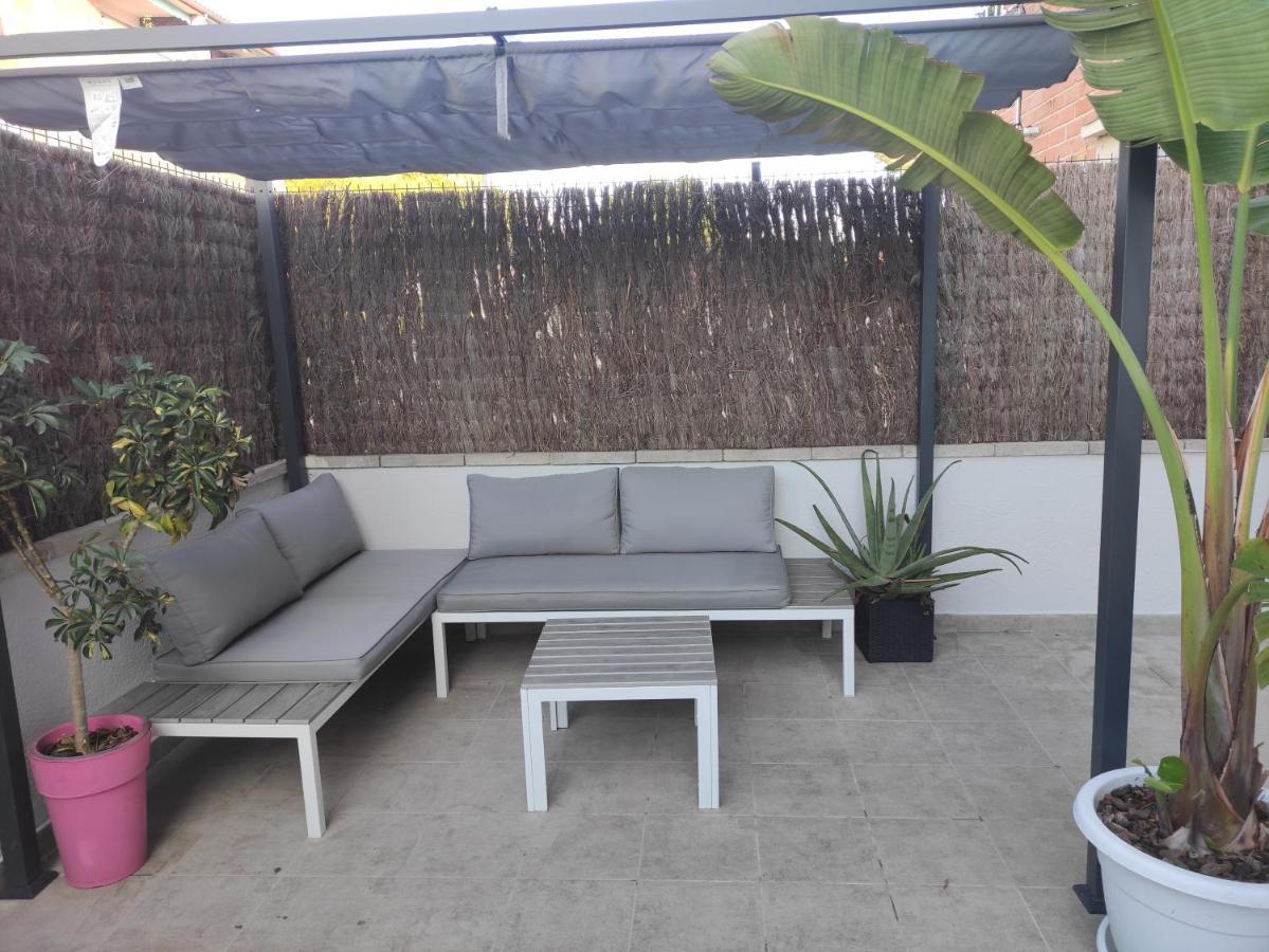 Near Beaches Large Private Patio, Aircon & Community Pool Coma-ruga Ngoại thất bức ảnh